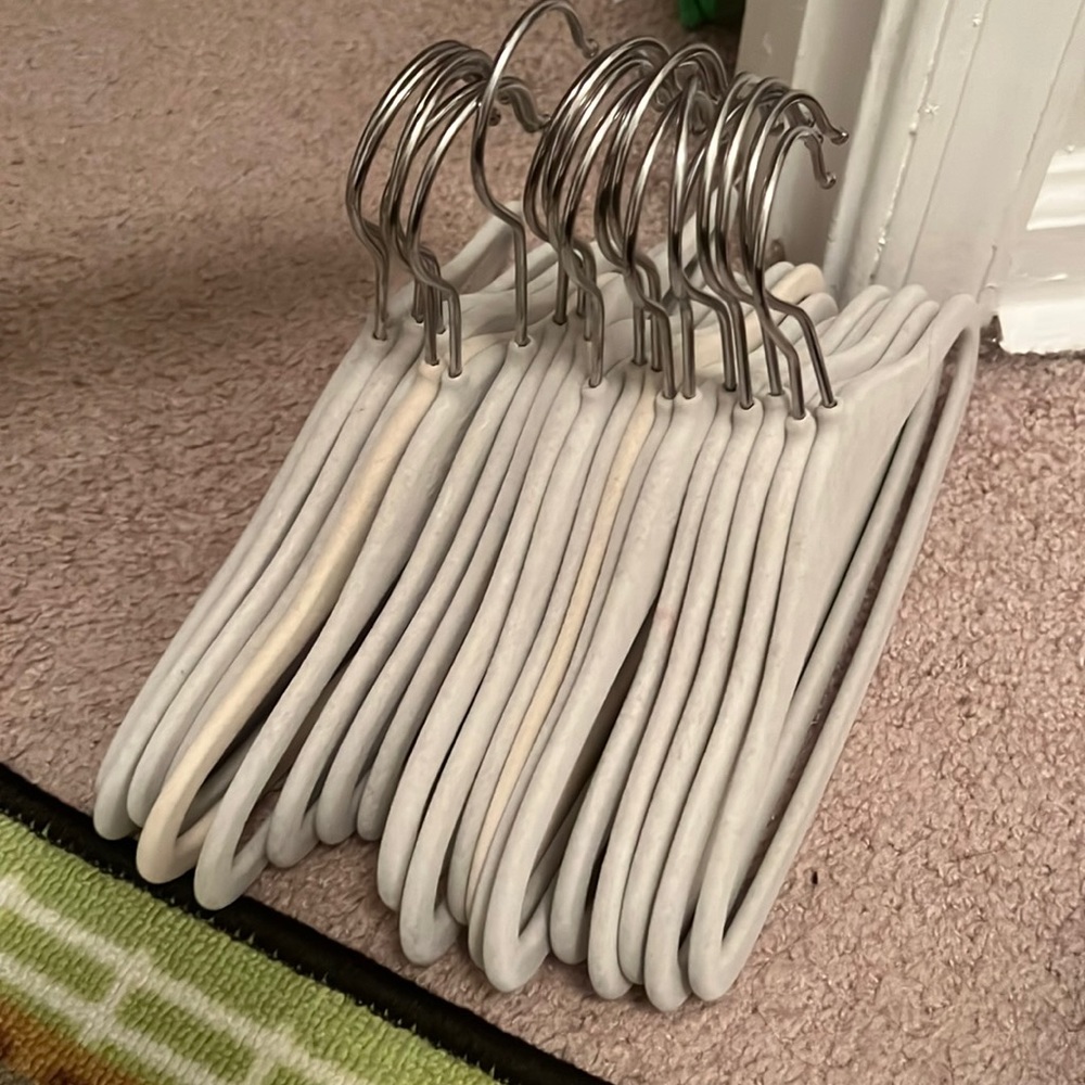 Infant and toddler velvet hangers
